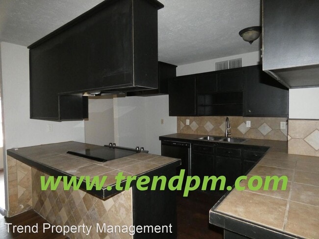 Building Photo - 3 br, 2 bath House - 7436 Tunbridge Dr.