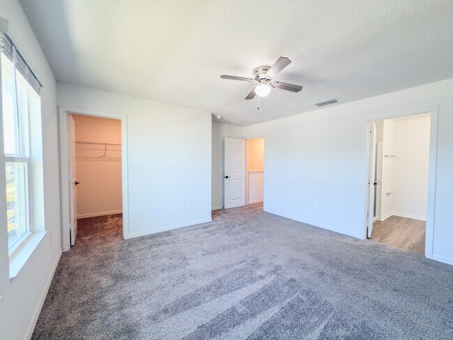 Building Photo - 9419 Westside Hls Dr