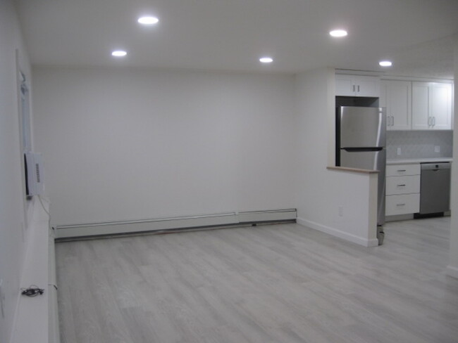 Foto del edificio - 525 Lake Rd