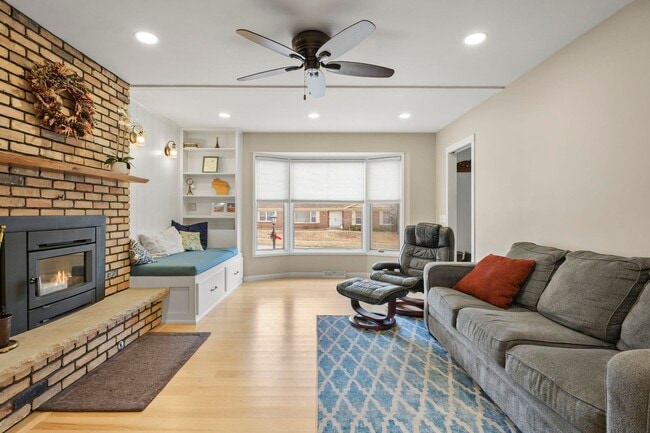 Building Photo - 310 Yosemite Trail