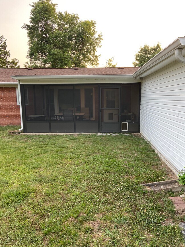 Building Photo - 113 Blue Hills Ct