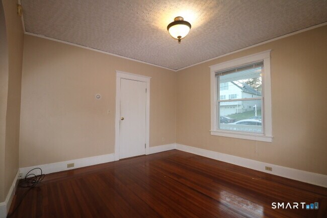 Foto del edificio - 88 Riverview Ave