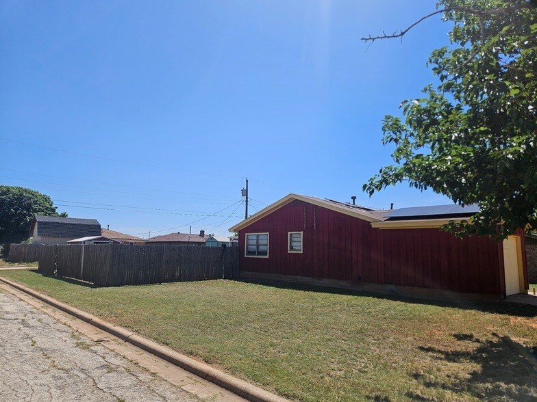 Building Photo - 5301 Fairmont St