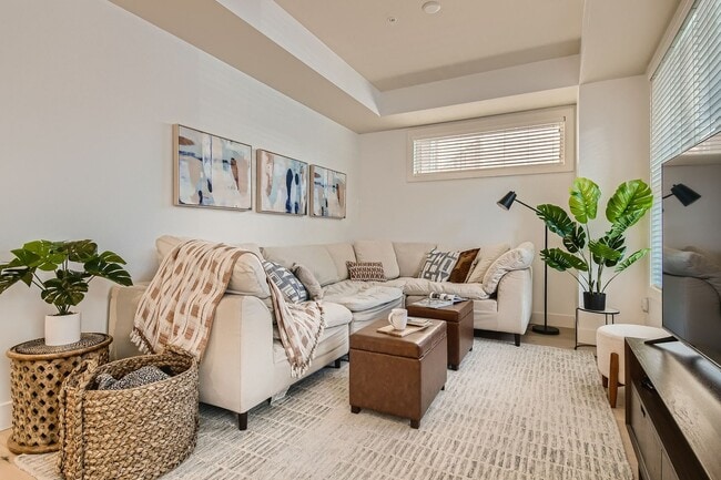 Building Photo - Modern 1 BDR in Peloton - Ground Floor