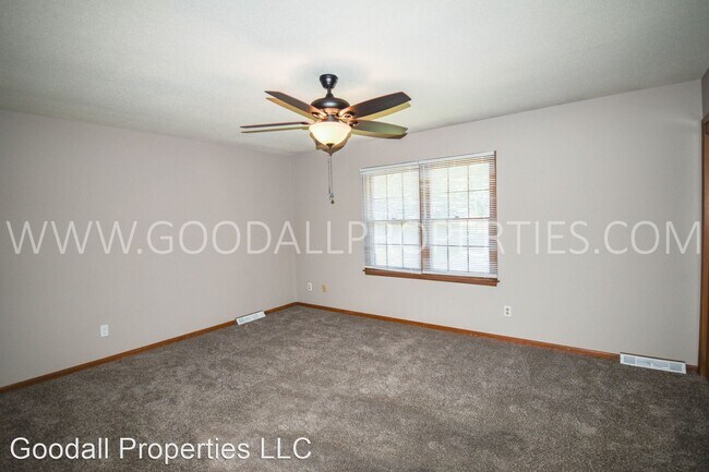 Building Photo - 2 br, 1.5 bath House - 7103 Forest Ct