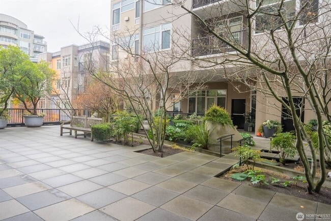 Building Photo - 0Bd/1Ba Seattle Condo
