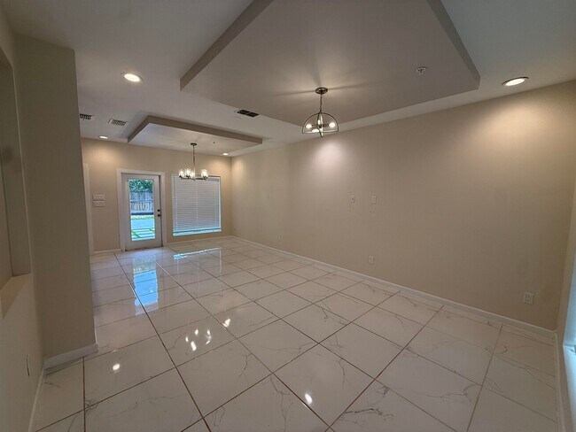 Building Photo - 504 Gale Ct