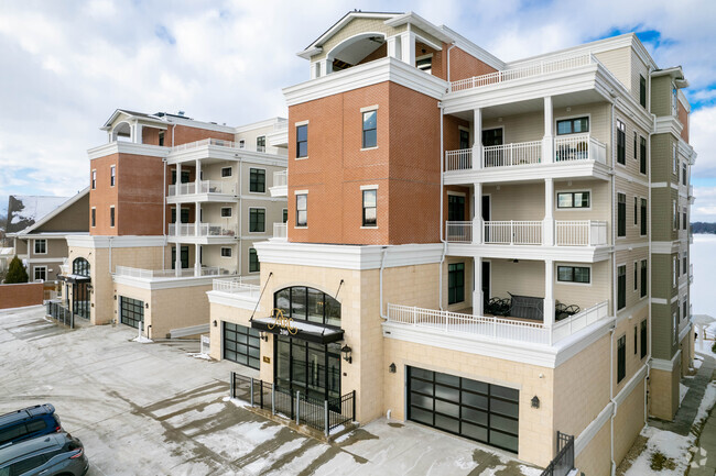 Building Photo - The Parc on Lac La Belle