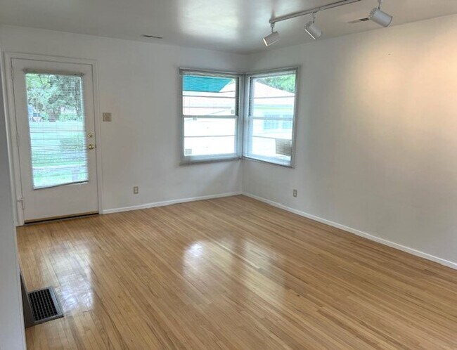 Foto del edificio - 1 Bedroom Bungalow in Holladay