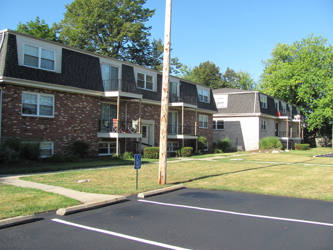 Building Photo - Kensard Manor