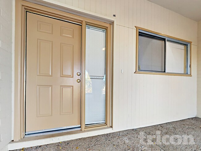 Building Photo - 4127 W Mission Ln