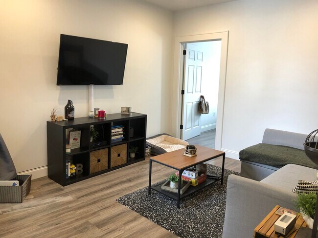 Foto del edificio - 81 Glenridge Ave