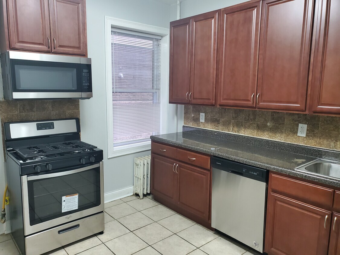 384 Baldwin Ave Unit 6, Jersey City, NJ 07306 Apartments in Jersey