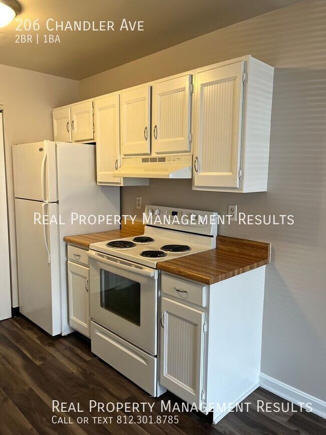 Foto del edificio - 206 Chandler Ave