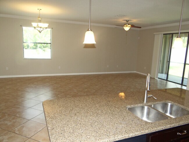 Building Photo - 4 bed, 3ba, 2 car garage home in Summerfield