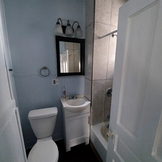 Foto del edificio - 468 Amherst St