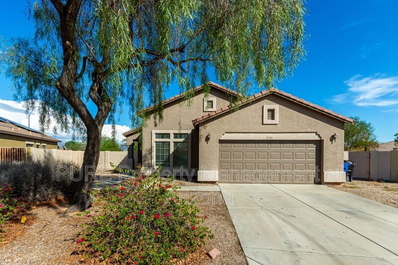 Primary Photo - 2265 S Del Rancho