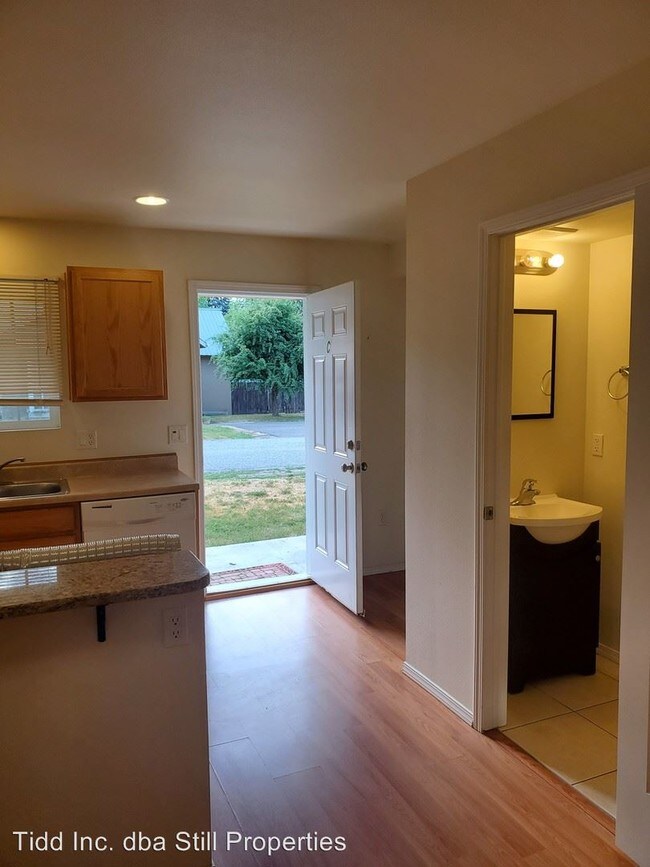 Building Photo - 8350 Lake St