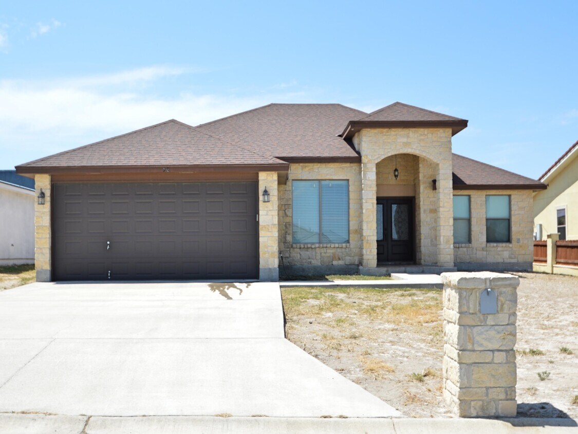 50 Yvonne Dr, Del Rio, TX 78840 House for Rent in Del Rio, TX