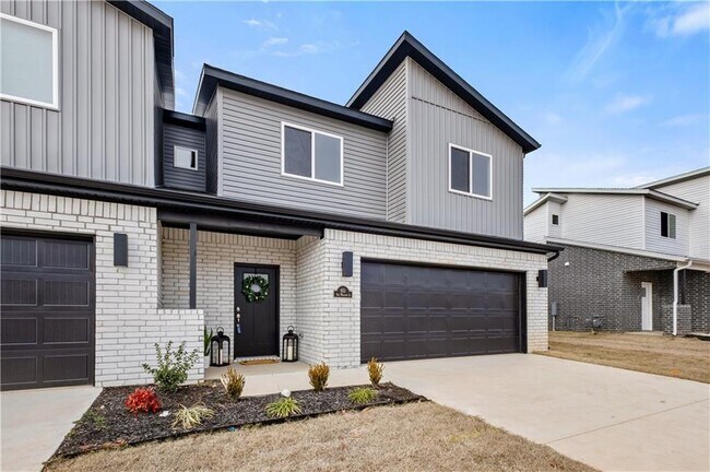 Building Photo - 661 Sun Meadow Dr