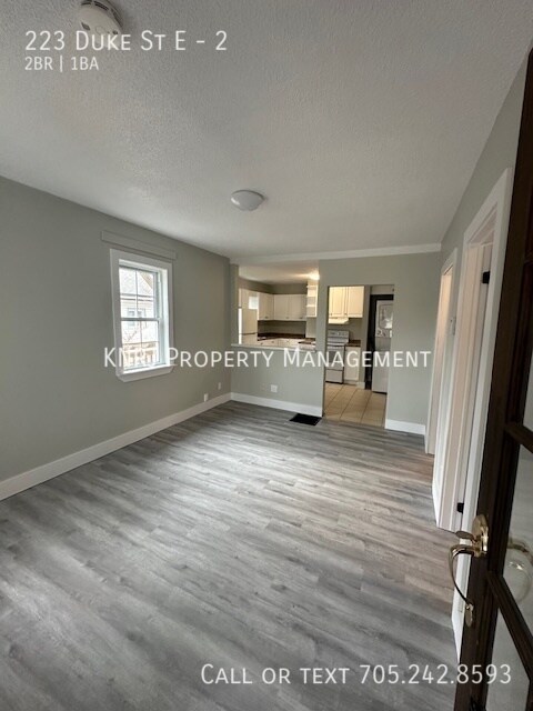 Photo du bâtiment - Two Bedroom Basement Apartment
