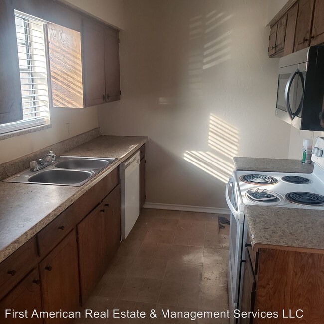 Foto del edificio - 817-819 E 6th St