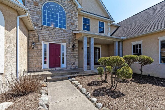 Building Photo - 100 Bermuda Dr