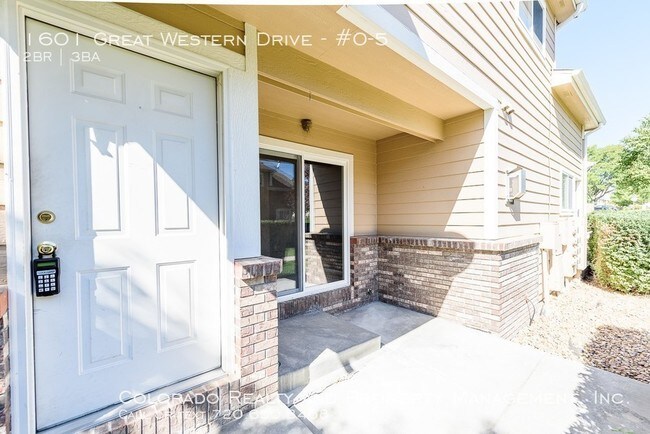 Building Photo - 1601 Great Western Dr