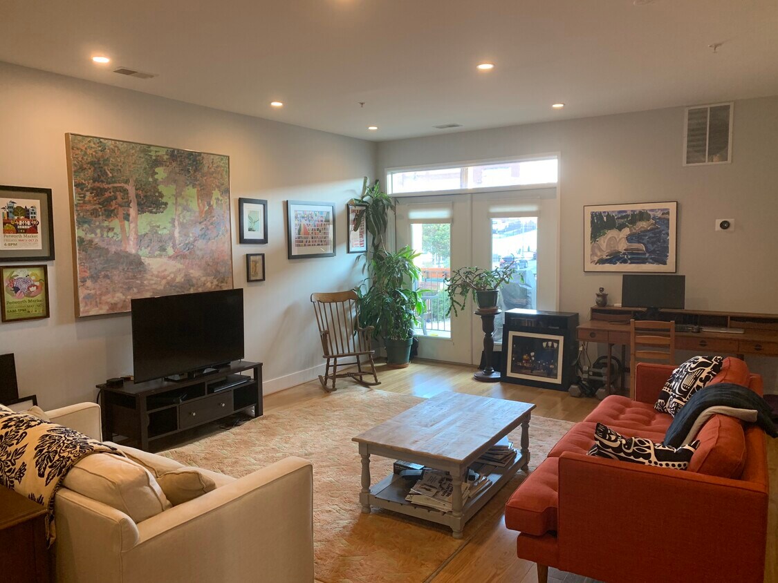 Foto principal - 610 Newton Pl NW