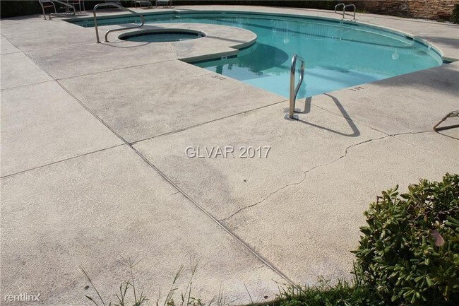 Foto del edificio - 6800 E Lake Mead Blvd