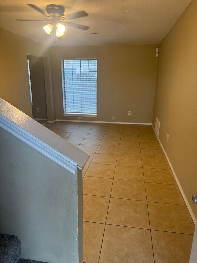 Photo - 1128 N Eagle Ln Townhome