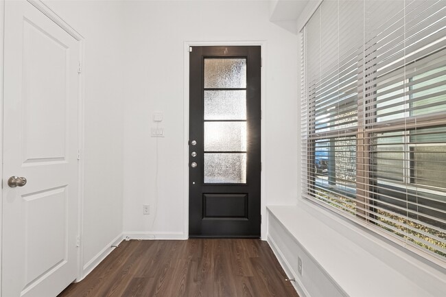 Foto del edificio - 5703 Foggy Vine Ct