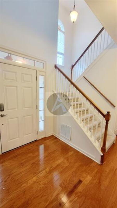 Building Photo - 513 Millside Tr