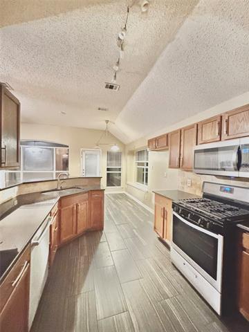 Building Photo - 4005 Ridge Rock Dr