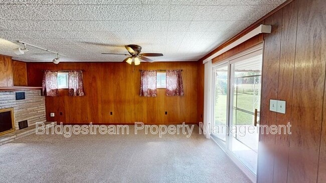 Building Photo - 4320 Maxlin Rd