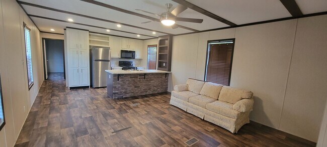 Foto del edificio - 2651 Barron Rd