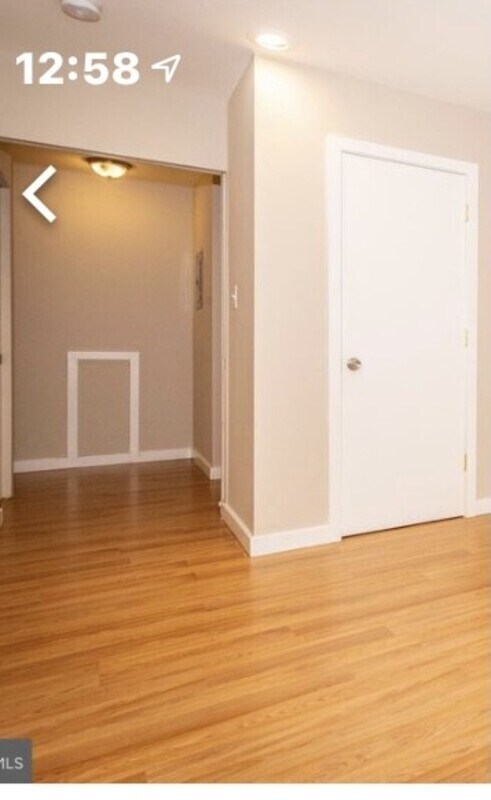 Building Photo - 9 Silverwood Cir