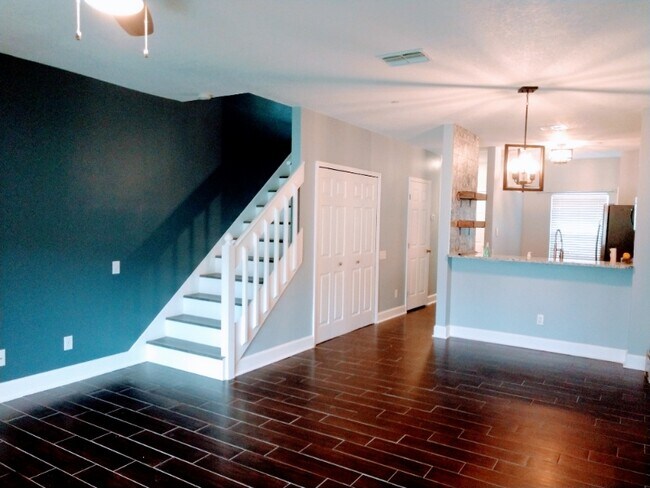Foto del edificio - 211 Countryside Key Blvd