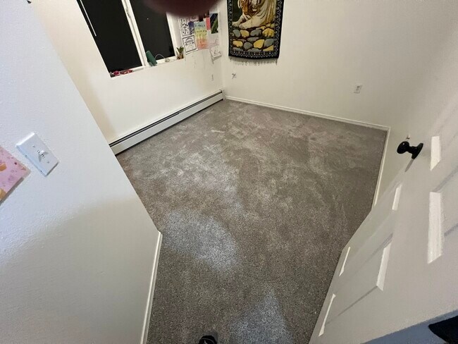 segundo dormitorio - 1794 S Mack Dr