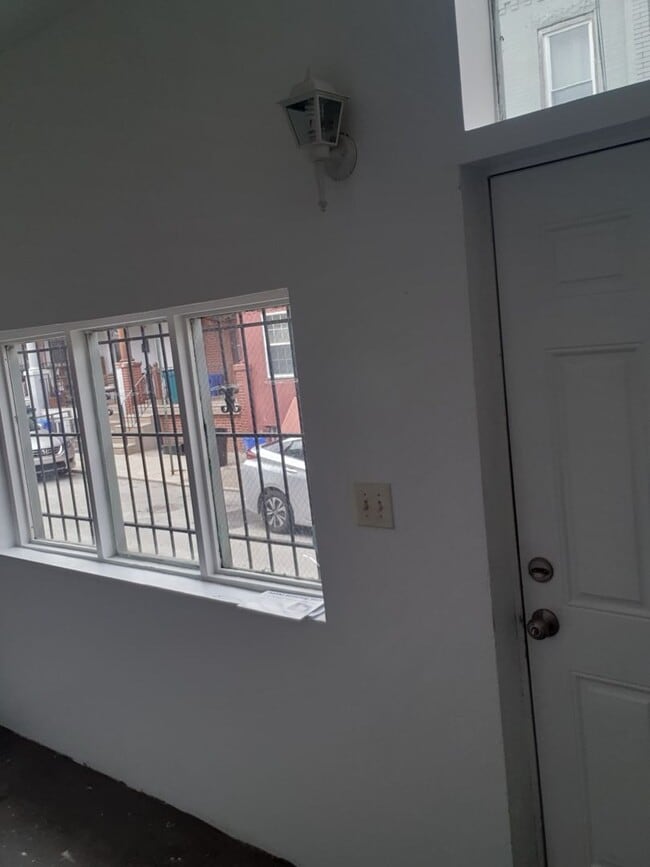 3 bedroom/ 2 bath - home located in South West Philly - 3 bedroom/ 2 bath - home located in South West Philly