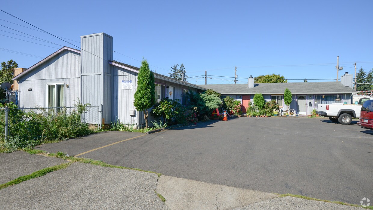 Primary Photo - 5907 SE 83rd Ave