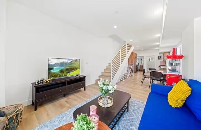 Foto del edificio - 5637 Klump Ave