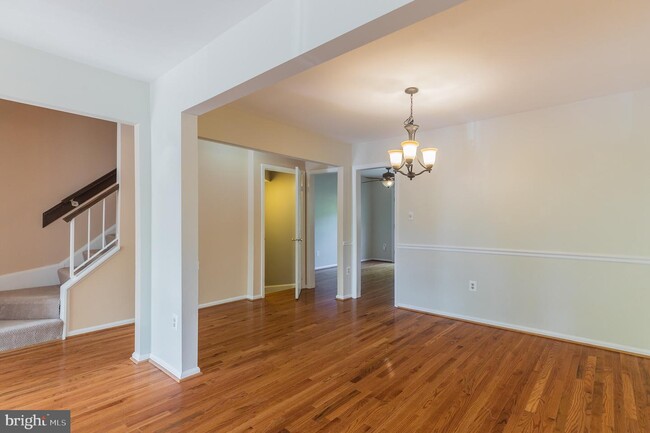 Building Photo - 7512 Amesbury Ct