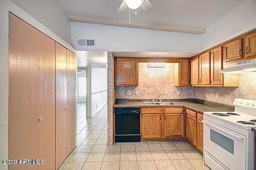 Foto del edificio - 4740 N 14th St