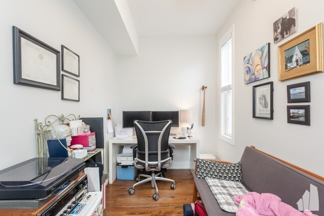 Foto del edificio - 2045 N Wolcott Ave