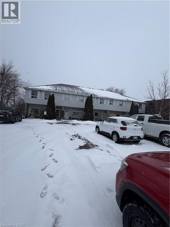 Building Photo - 524 Main St W