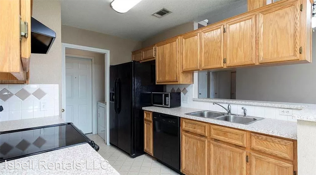 Building Photo - 4 br, 2 bath House - 3804 Stallion Drive
