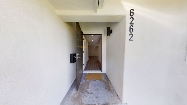 Building Photo - 6262 Mary Ln Dr