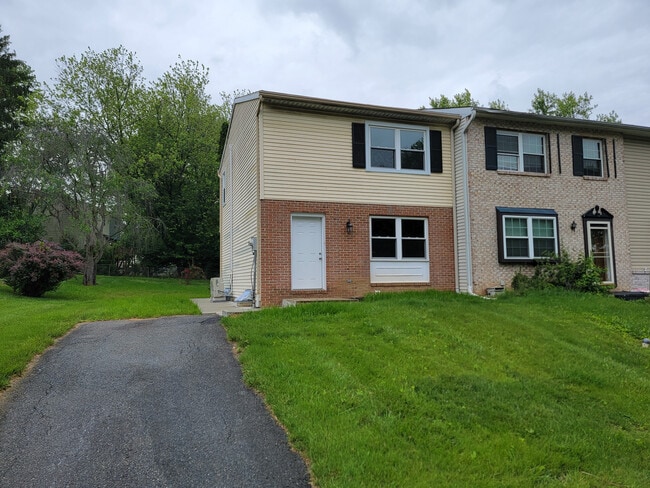 Building Photo - 1007 Monticello Ln