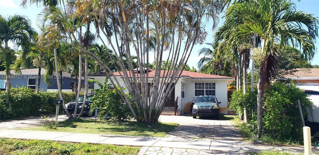 Primary Photo - 2835 Plunkett St